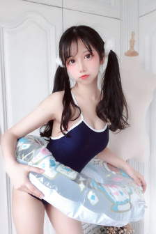 巨大垂乳日本熟妇挤奶